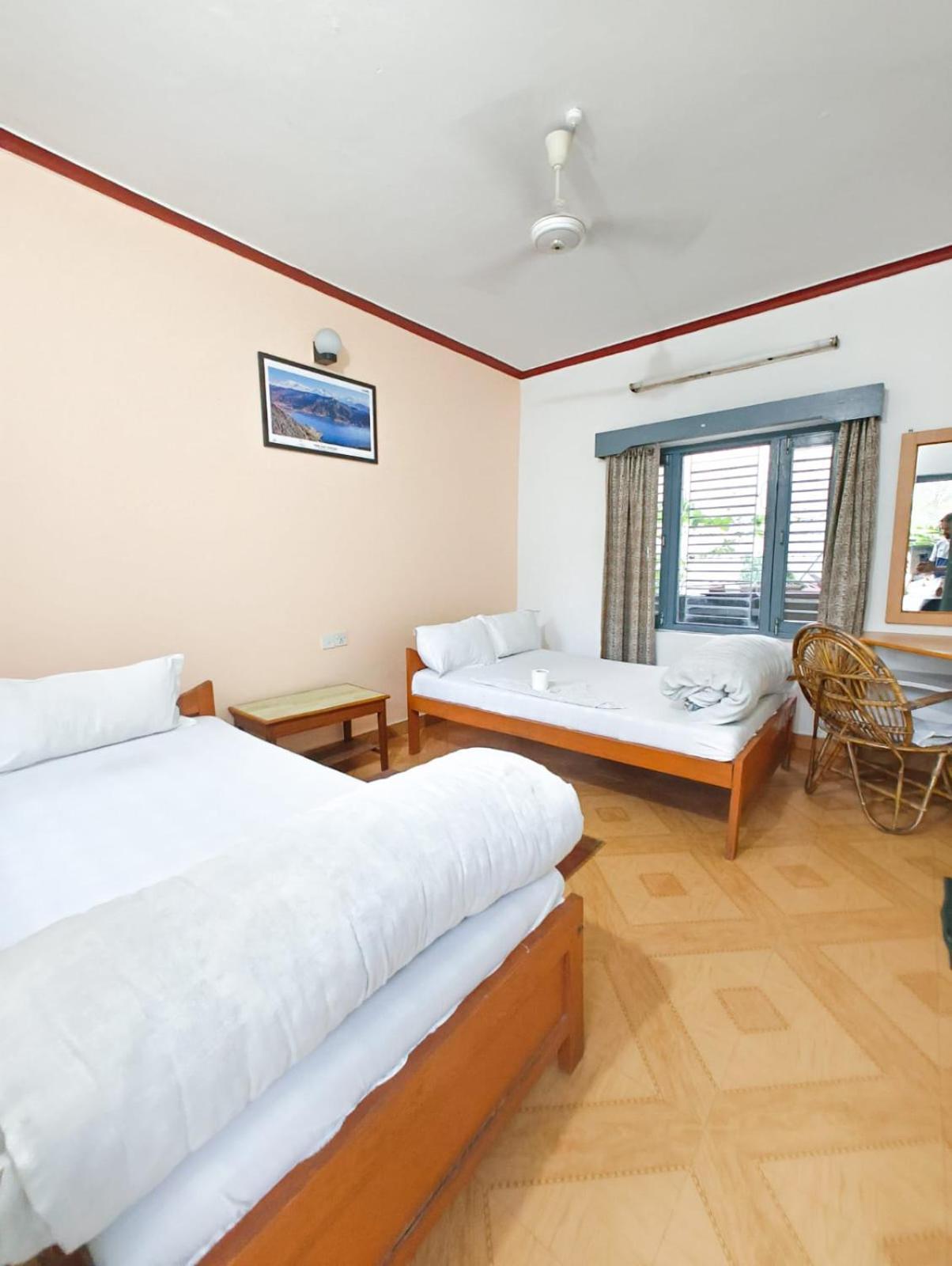 Hotel Mountain View - Lakeside Pokhara Kültér fotó