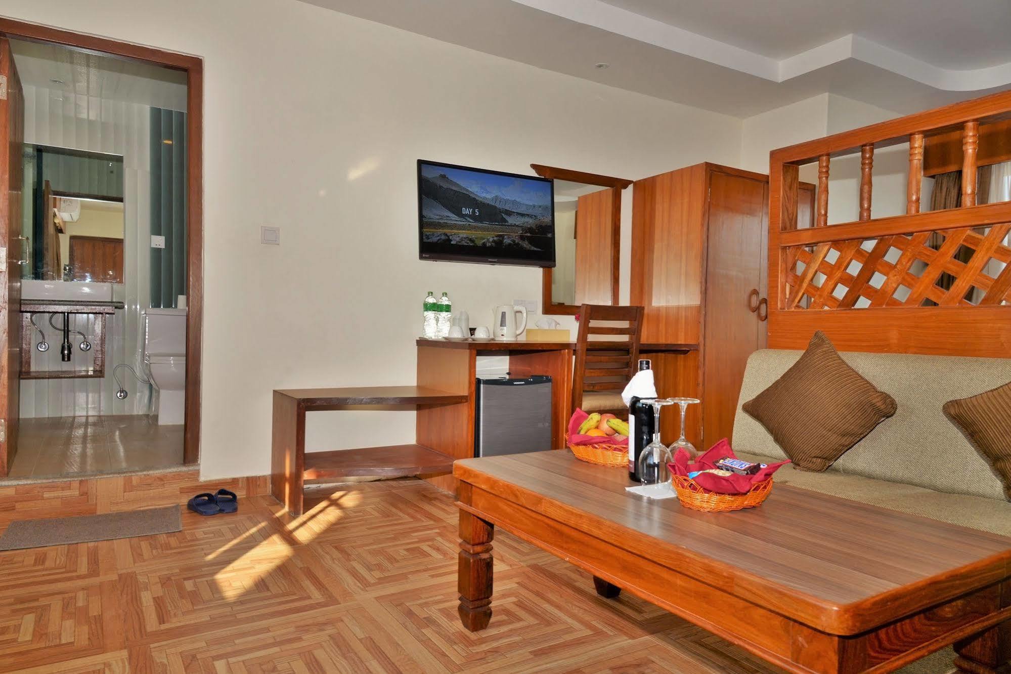 Hotel Mountain View - Lakeside Pokhara Kültér fotó